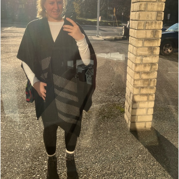 Meet your Posher, Brianna - Picture 2 of 5